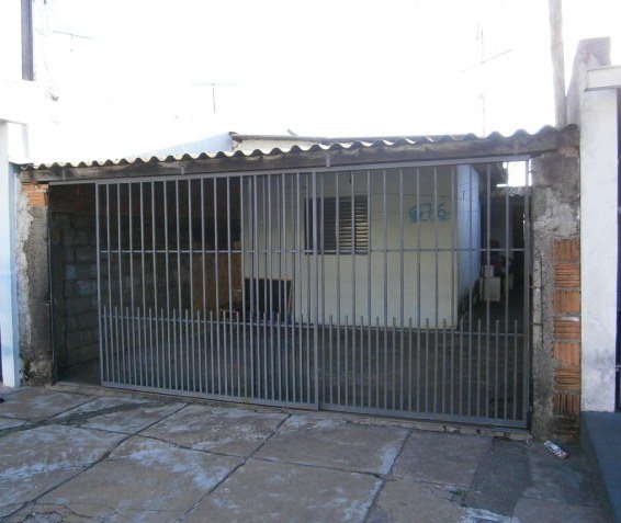 Alugar Casa / Padrão em São Carlos. apenas R$ 115.000,00