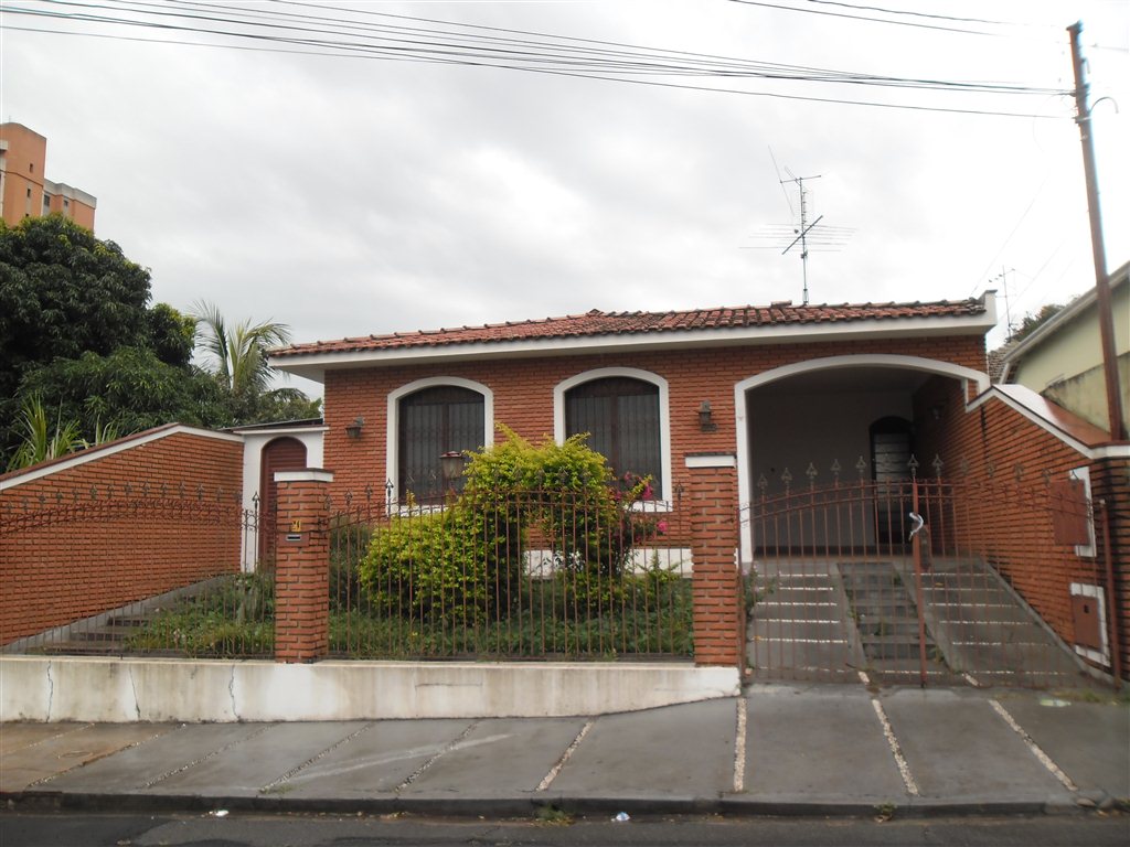 Alugar Casa / Padrão em São Carlos. apenas R$ 550.000,00