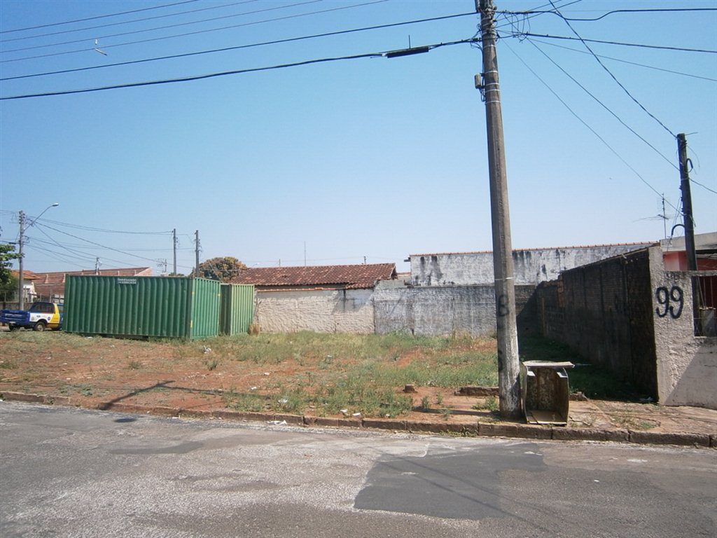 Alugar Terreno / Padrão em São Carlos. apenas R$ 1.000,00