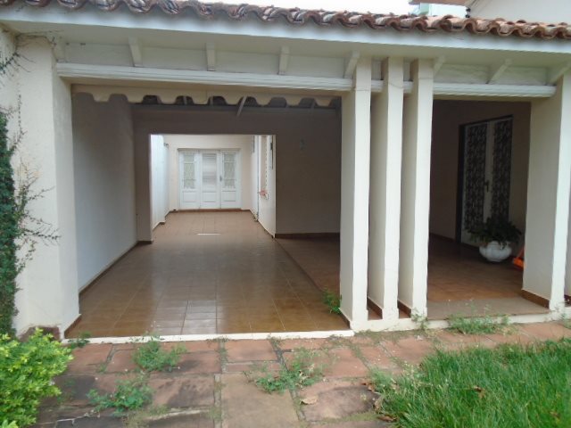 Casa com 2 dormitórios e 1 suíte no centro de São Carlos