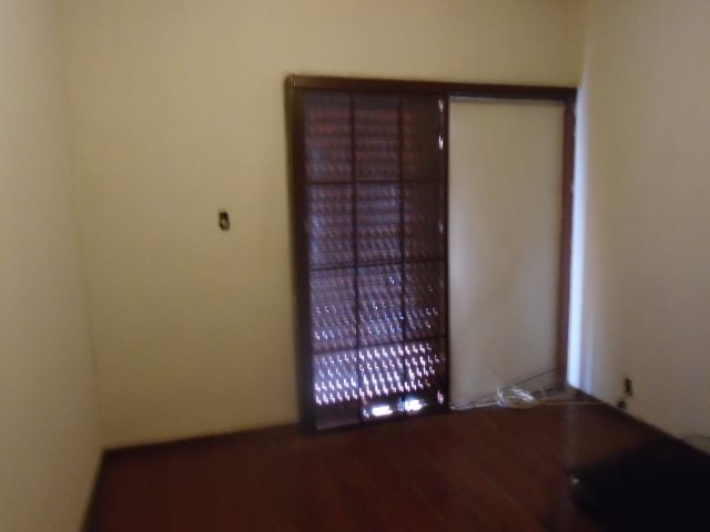 Casa sobrado com 2 dormitórios no Centro próxima a Prefeitura Municipal em São Carlos