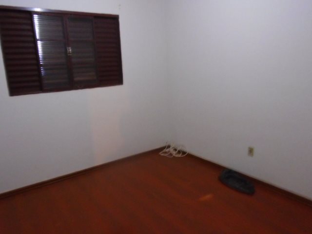Casa sobrado com 2 dormitórios no Centro próxima a Prefeitura Municipal em São Carlos