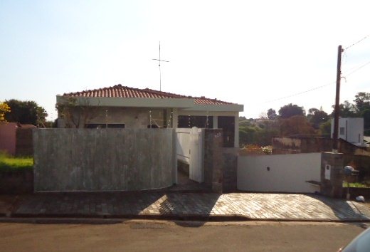 Alugar Casa / Padrão em São Carlos. apenas R$ 765.000,00