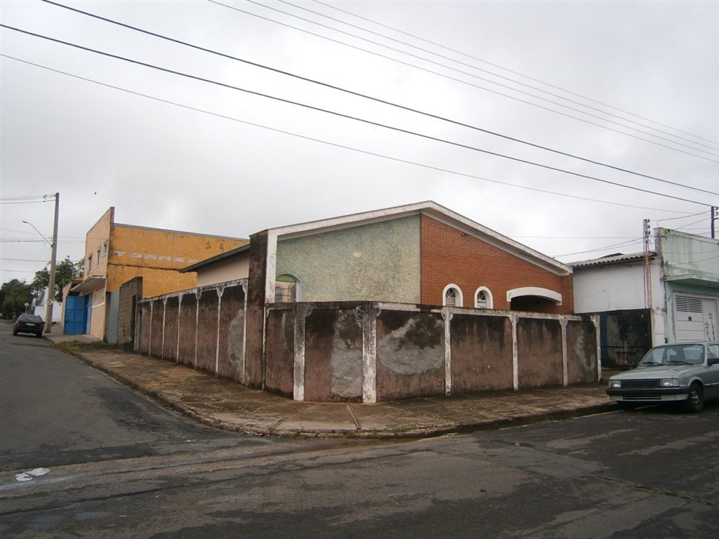 Casa de esquina com 1 dormitório e 1 suíte na Vila Boa Vista I próxima a Electrolux em São Carlos
