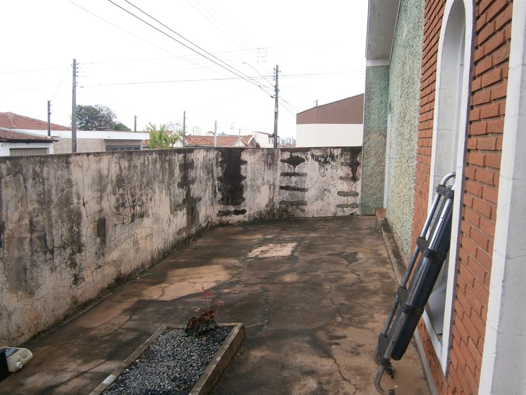 Casa de esquina com 1 dormitório e 1 suíte na Vila Boa Vista I próxima a Electrolux em São Carlos