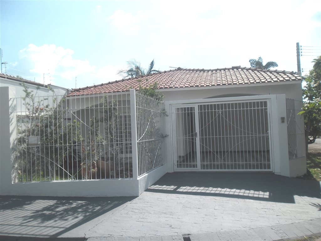 Alugar Casa / Padrão em São Carlos. apenas R$ 1.600,00