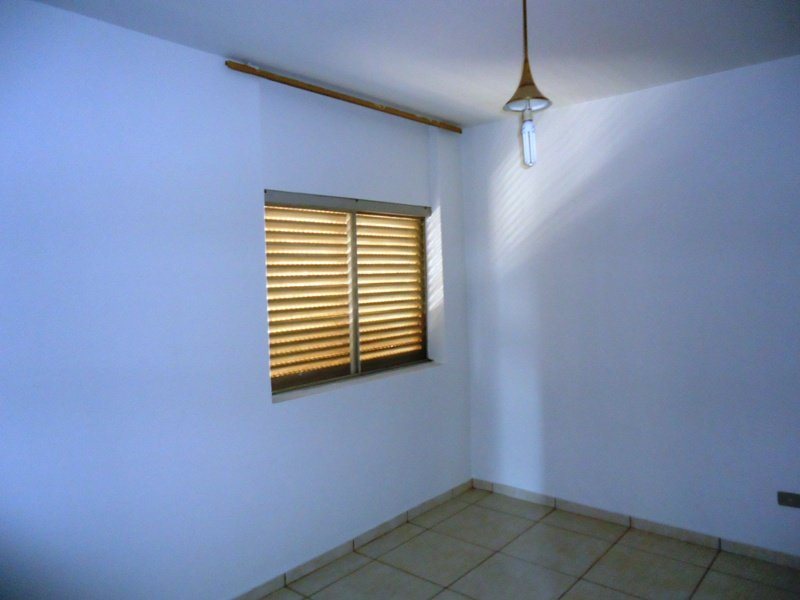 Apartamento com 2 dormitórios no Núcleo Res. Silvio Vilari próximo a Prefeitura Municipal em São Carlos