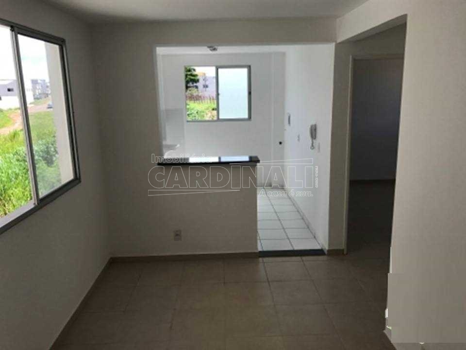 Alugar Apartamento / Padrão em São Carlos. apenas R$ 129.990,00