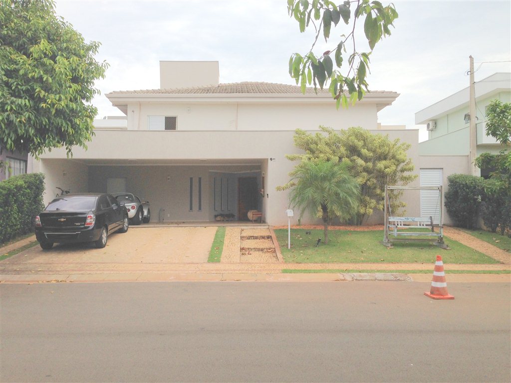 Alugar Casa / Condomínio em São Carlos. apenas R$ 2.000.000,00