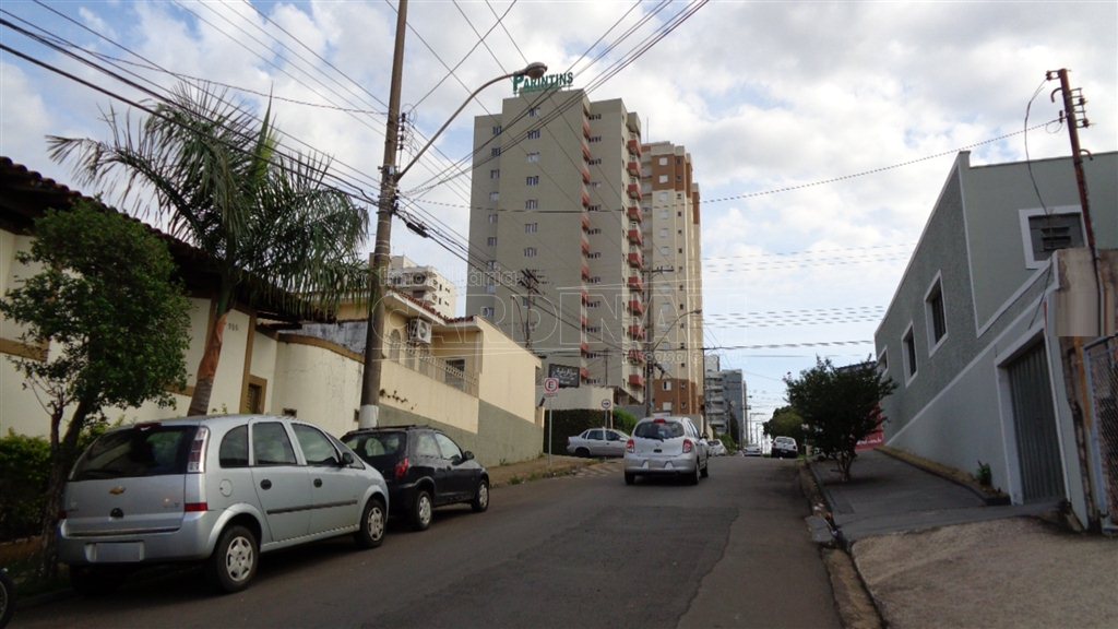 Terreno no Centro próximo a Escola  Prof. Sebastião de Oliveira Rocha em São Carlos