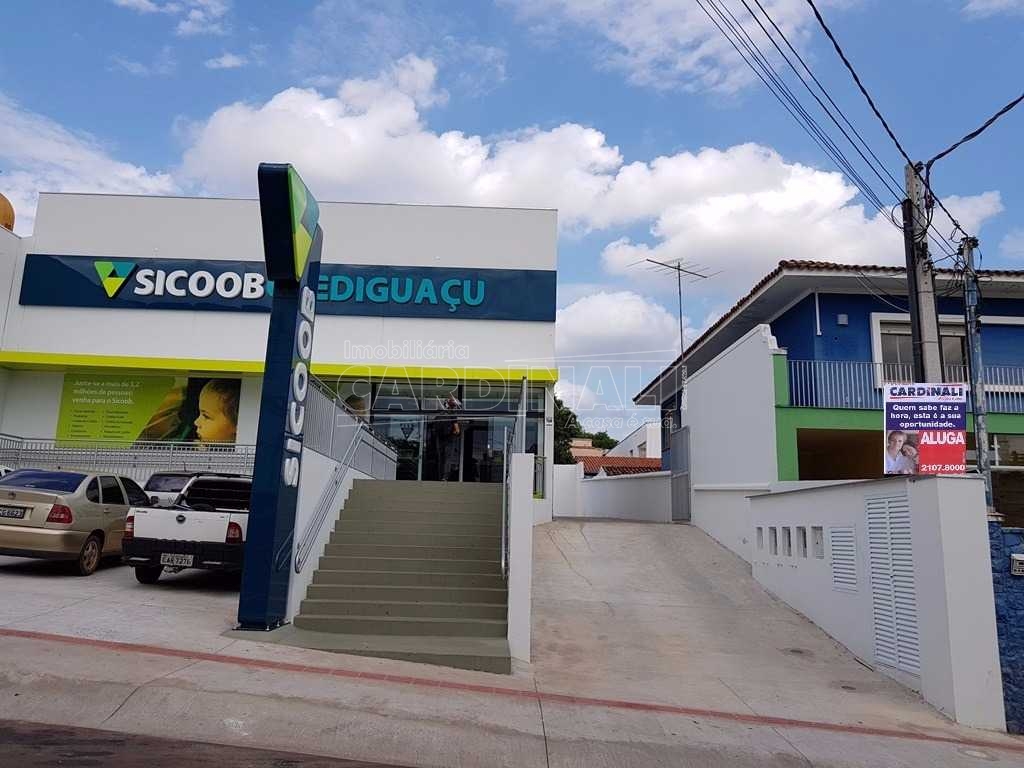 Alugar Comercial / Sala sem Condomínio em São Carlos. apenas R$ 900,00