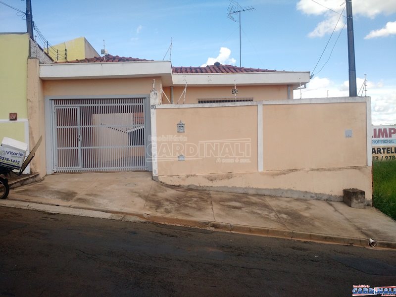 Alugar Casa / Padrão em São Carlos. apenas R$ 460.000,00