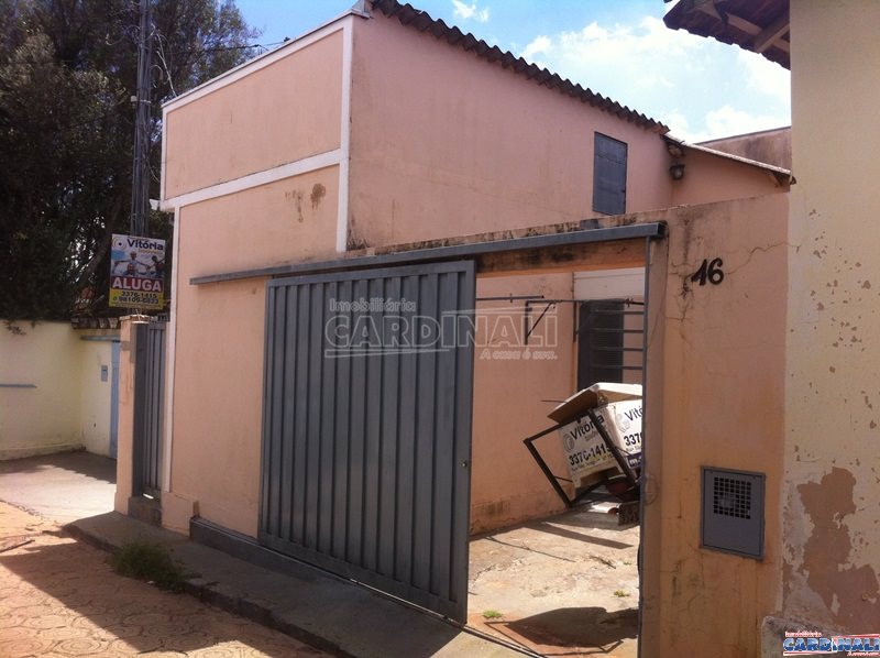 Casa com 2 dormitórios no Centro próximo ao Tapetes São Carlos