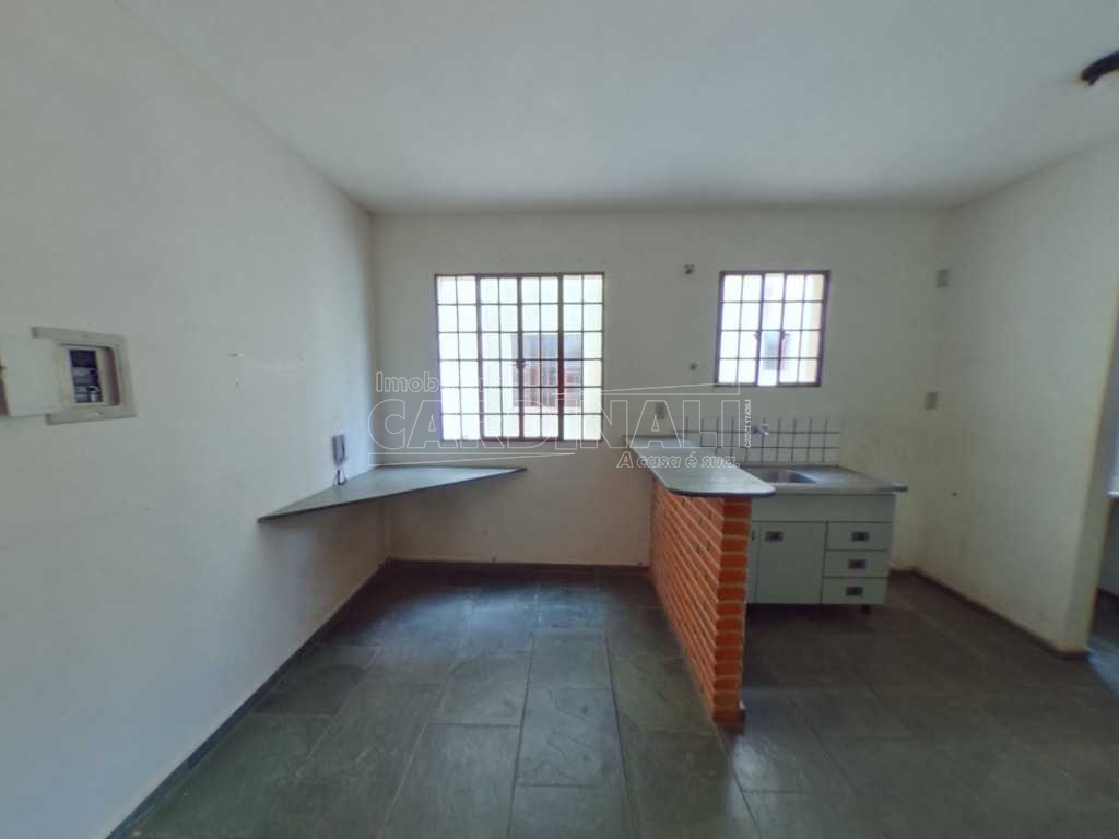 Alugar Apartamento / Padrão em São Carlos. apenas R$ 750,00