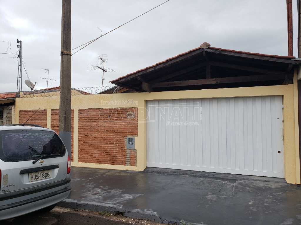 Casa com 3 dormitórios no Jardim Beatriz próxima a Escola Carmine Botta em São Carlos