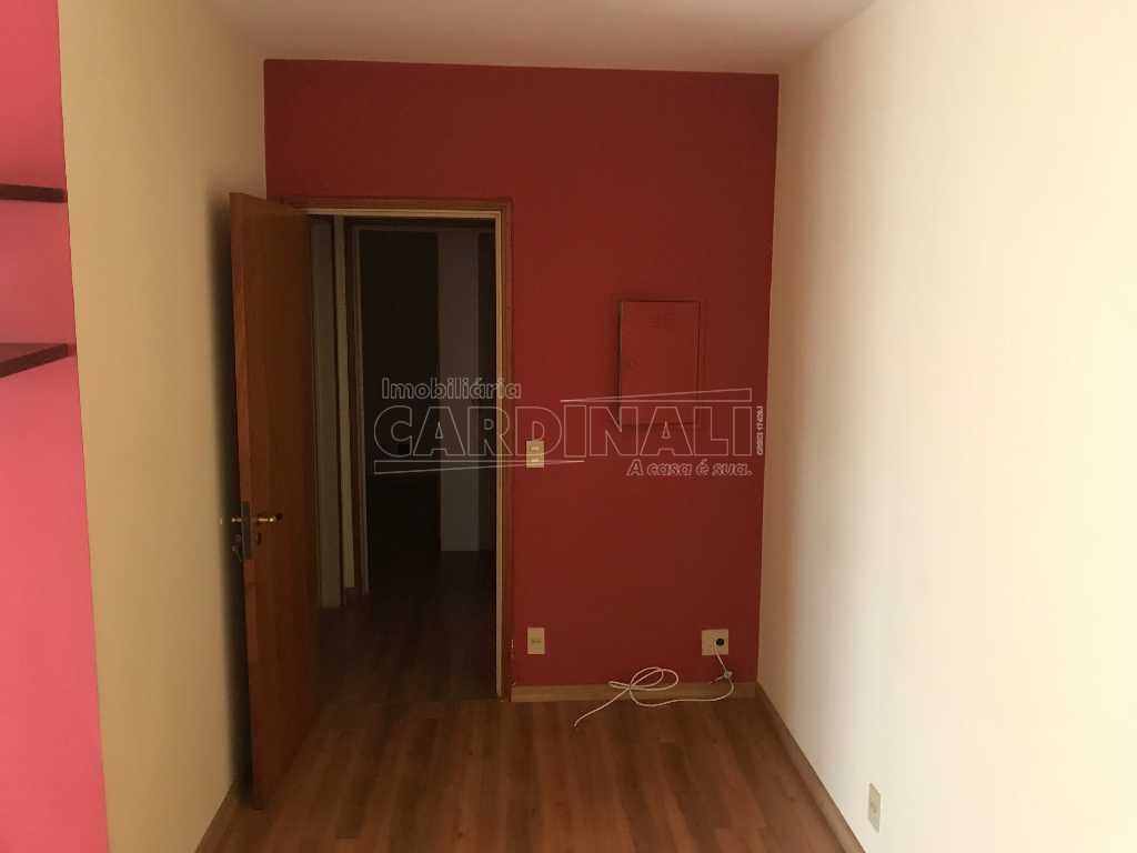 Alugar Apartamento / Padrão em São Carlos. apenas R$ 620,00