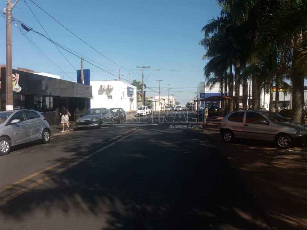 Salão comercial no centro de Ibaté
