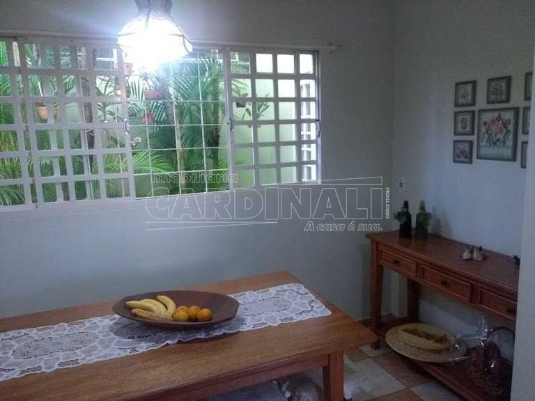 Alugar Casa / Padrão em Araraquara. apenas R$ 1.100.000,00