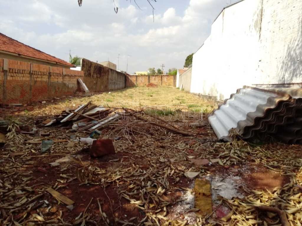 Alugar Terreno / Padrão em Araraquara. apenas R$ 160.000,00