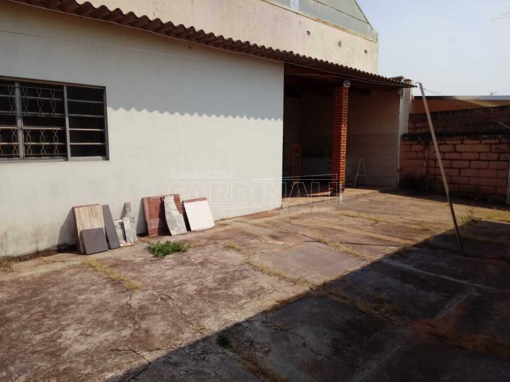 Casa com 2 dormitórios e 1 suíte na Vila José Bonifácio próxima a Arena Fonte Luminosa em Araraquara