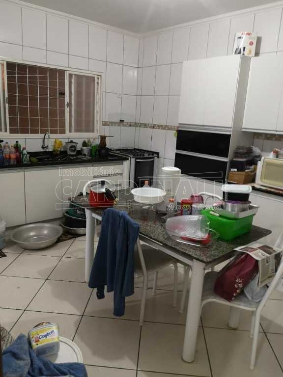 Alugar Casa / Sobrado em São Carlos. apenas R$ 230.000,00