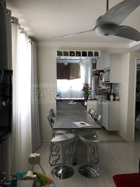 Alugar Apartamento / Padrão em São Carlos. apenas R$ 180.000,00