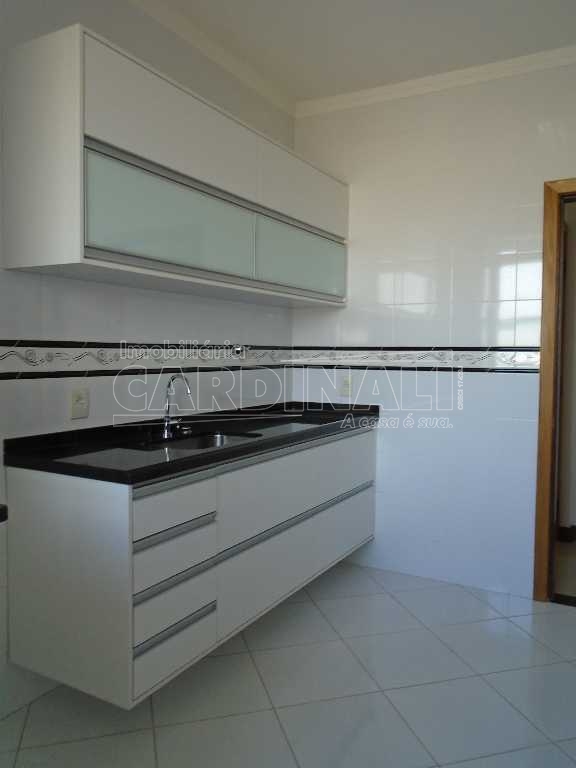 Alugar Apartamento / Padrão em São Carlos. apenas R$ 1.556,00