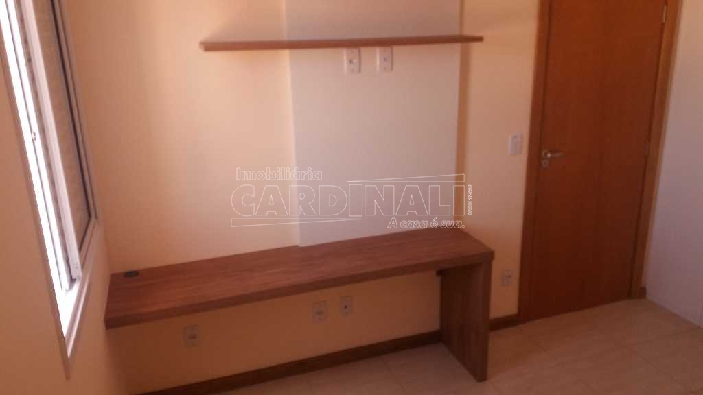 Alugar Apartamento / Padrão em São Carlos. apenas R$ 1.200,00