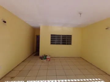 Alugar Casa / Padrão em São Carlos. apenas R$ 1.030,00
