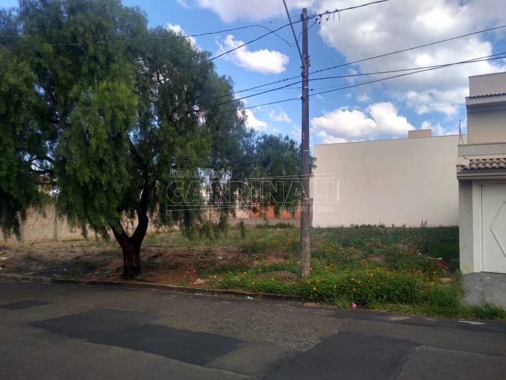 Alugar Terreno / Padrão em São Carlos. apenas R$ 300.000,00