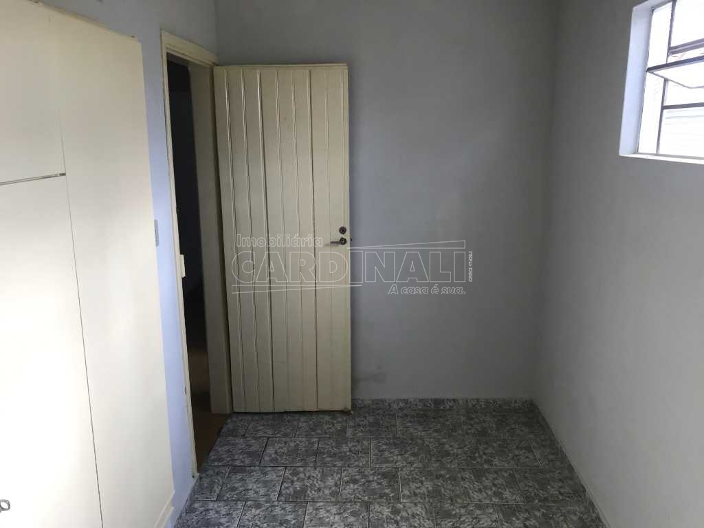 Alugar Casa / Padrão em São Carlos. apenas R$ 3.000,00