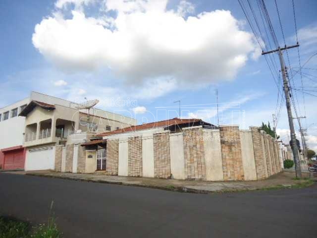 Alugar Casa / Sobrado em São Carlos. apenas R$ 1.800,00