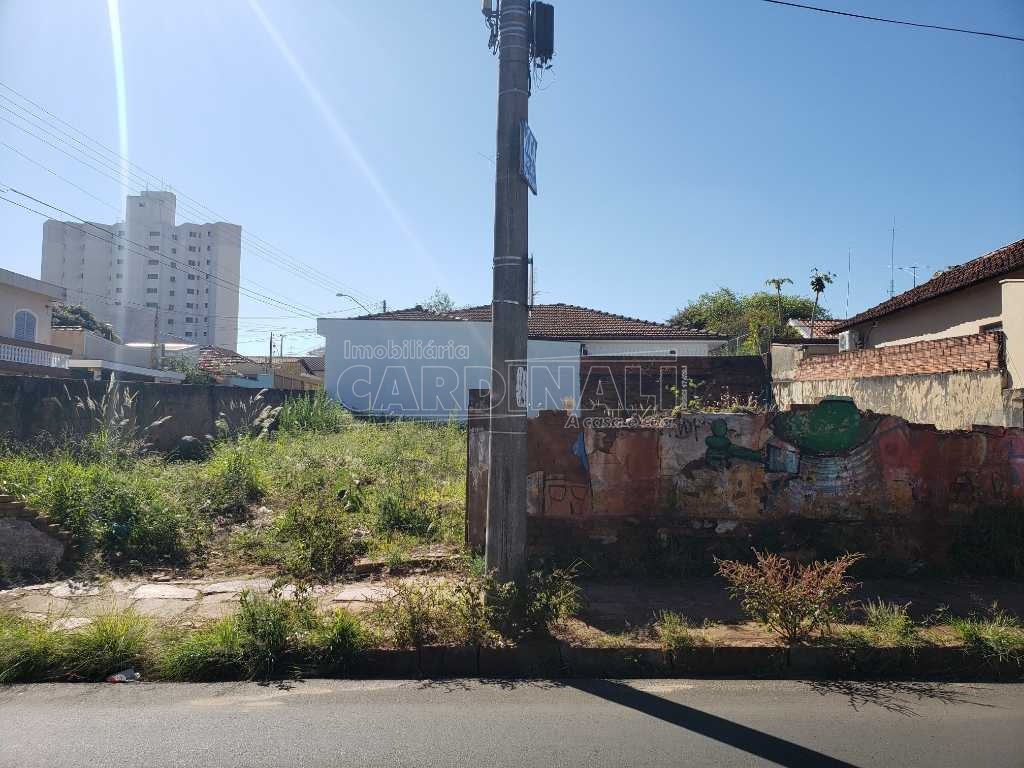 Terreno de esquina no Centro próximo a Escola Cônego Manoel Tobias em São Carlos