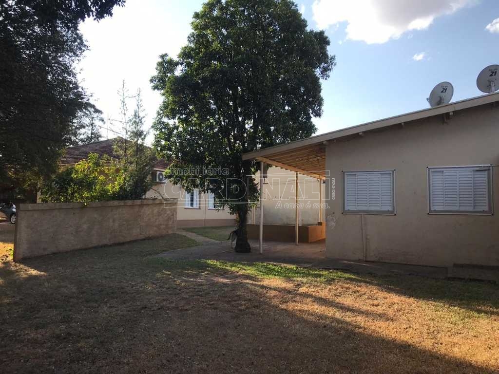 Alugar Casa / Padrão em Araraquara. apenas R$ 2.000,00