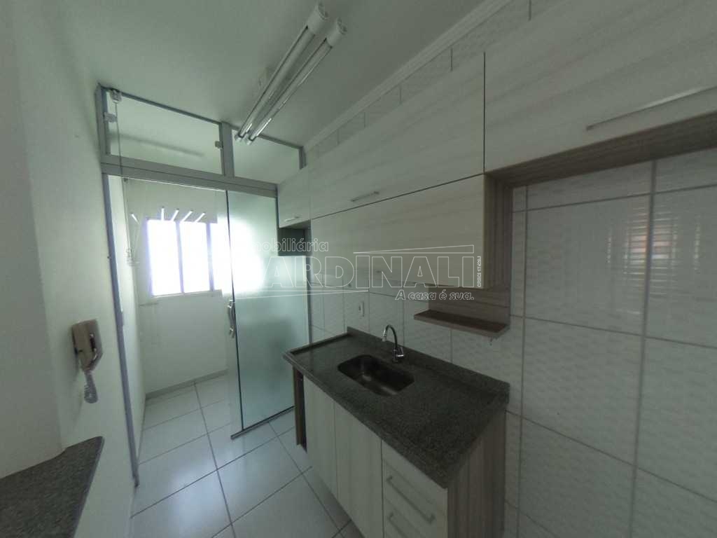 Alugar Apartamento / Padrão em São Carlos. apenas R$ 1.062,00