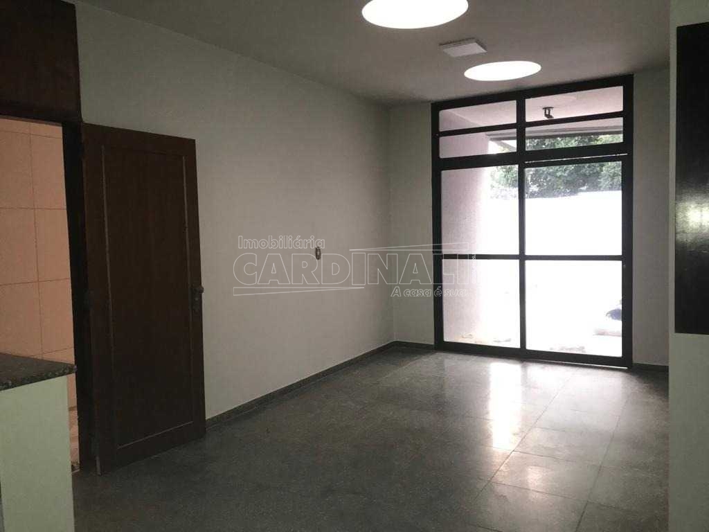 Alugar Casa / Padrão em Ibaté. apenas R$ 8.889,00