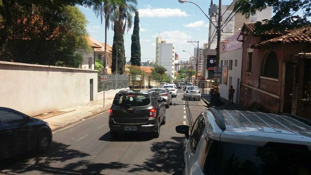 imagem 3 - Casa com 3 dormitórios no Centro próxima ao Teatro Municipal em São Carlos imagem 3 - Casa com 3 dormitórios no Centro próxima ao Teatro Municipal em São Carlos