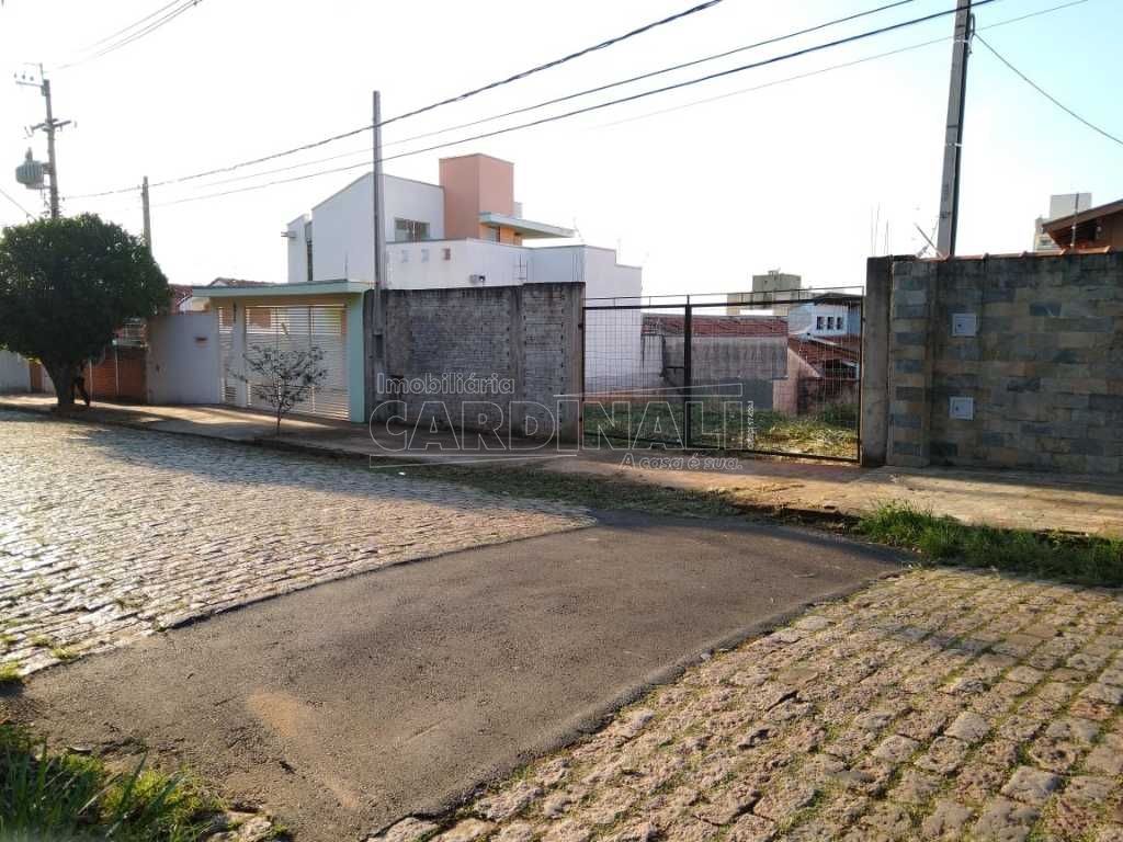 Alugar Terreno / Padrão em São Carlos. apenas R$ 98.000,00