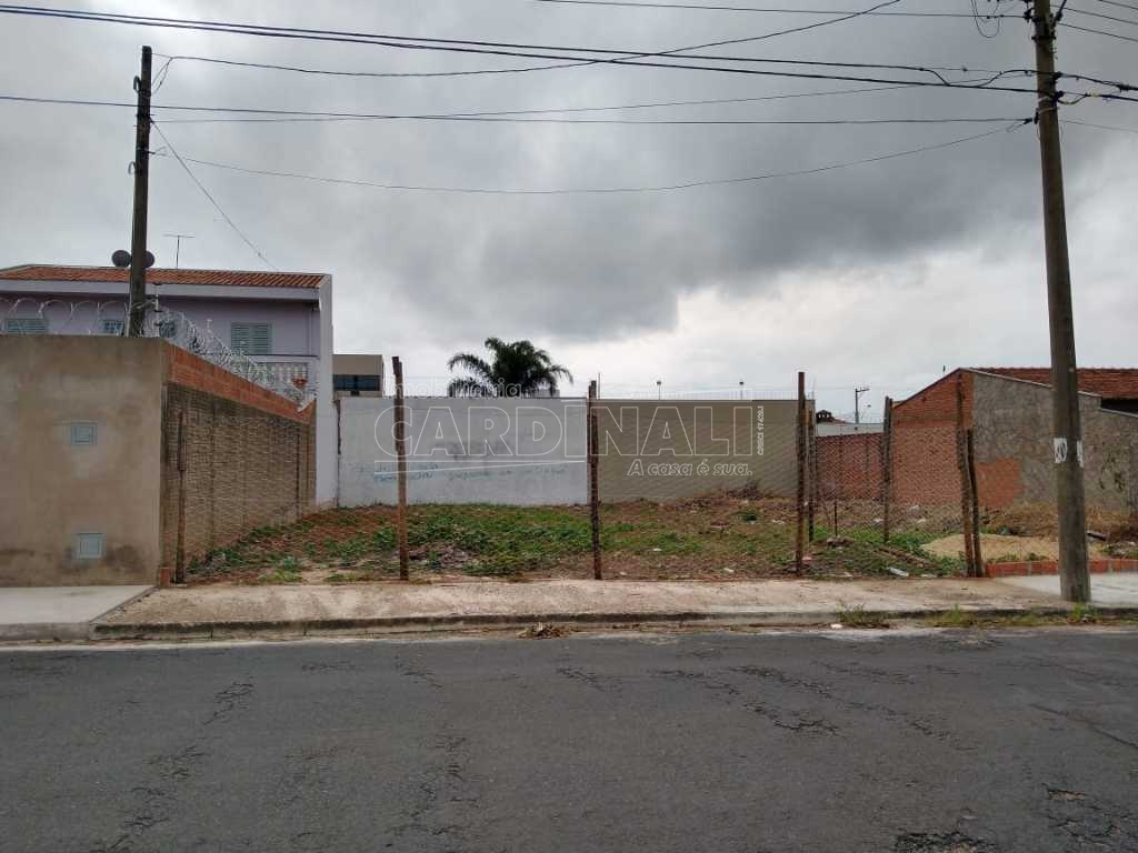 Alugar Terreno / Padrão em São Carlos. apenas R$ 179.000,00