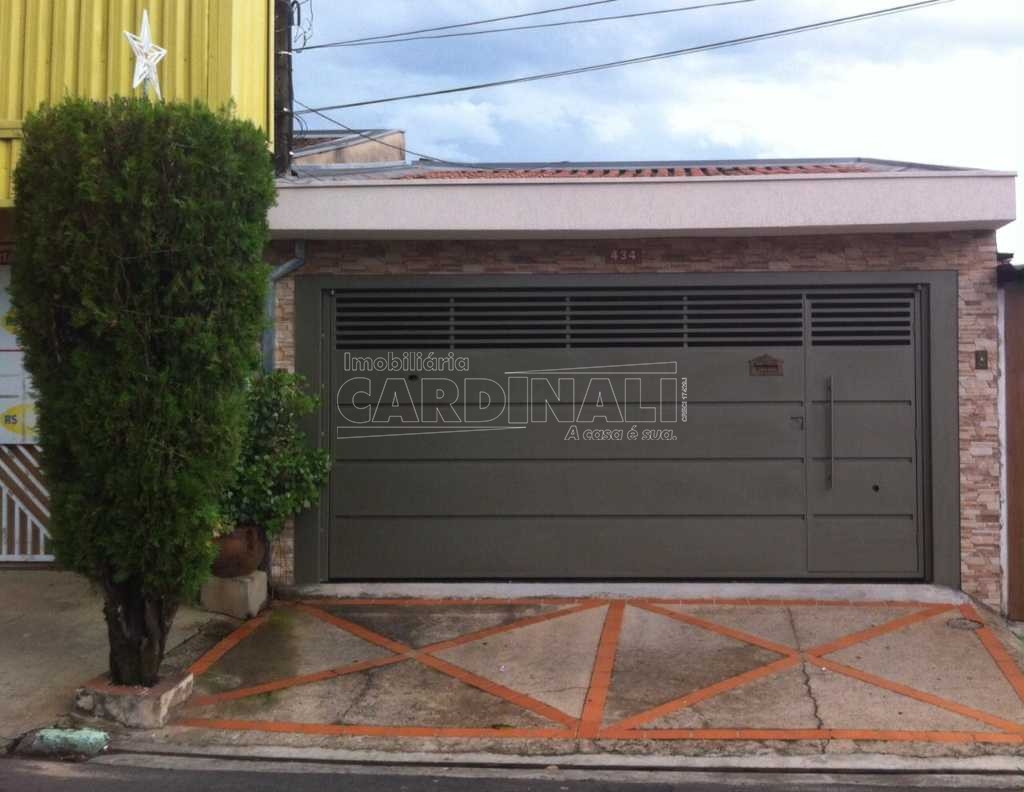 Alugar Casa / Padrão em São Carlos. apenas R$ 330.000,00