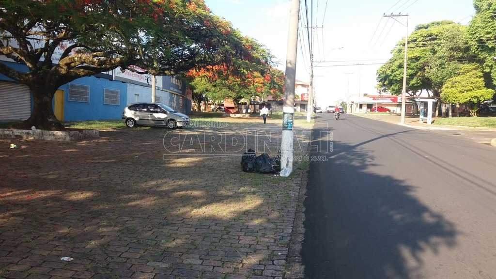 Sala Comercial na Vila Prado próxima ao Estádio Luís Augusto de Oliveira em São Carlos