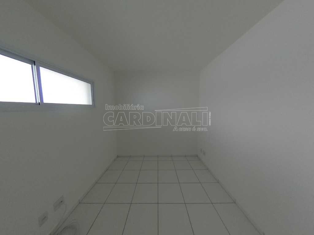 Alugar Apartamento / Padrão em São Carlos. apenas R$ 1.068,49