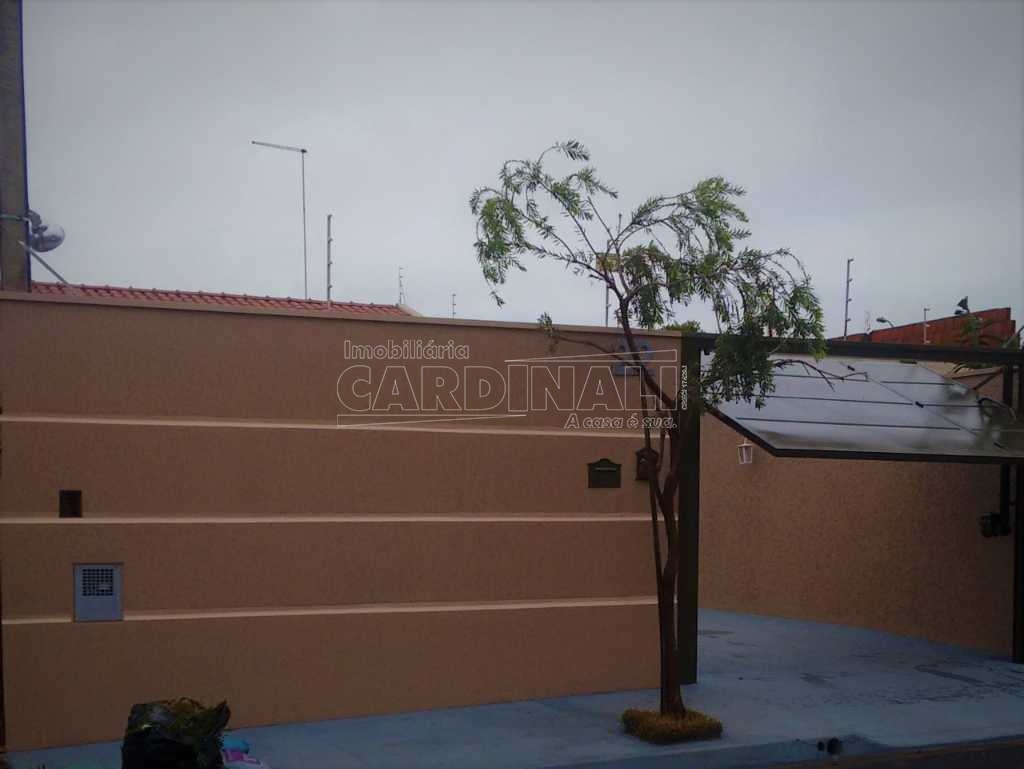 Alugar Casa / Padrão em Araraquara. apenas R$ 900,00