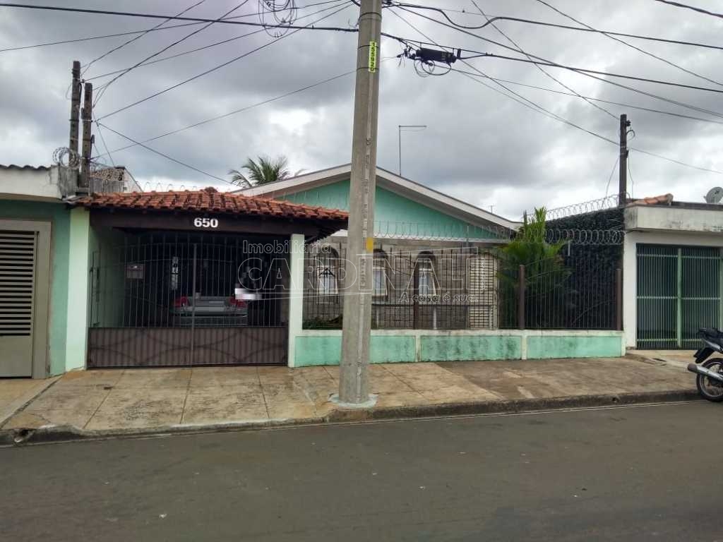 Alugar Casa / Padrão em São Carlos. apenas R$ 360.000,00