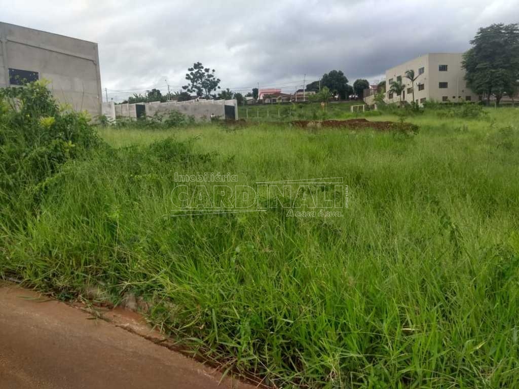 Alugar Terreno / Padrão em Araraquara. apenas R$ 75.000,00