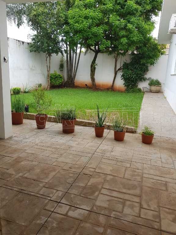 Casa com 2 dormitórios e 2 suítes no Jardim Morumbi próxima ao Fórum em Araraquara