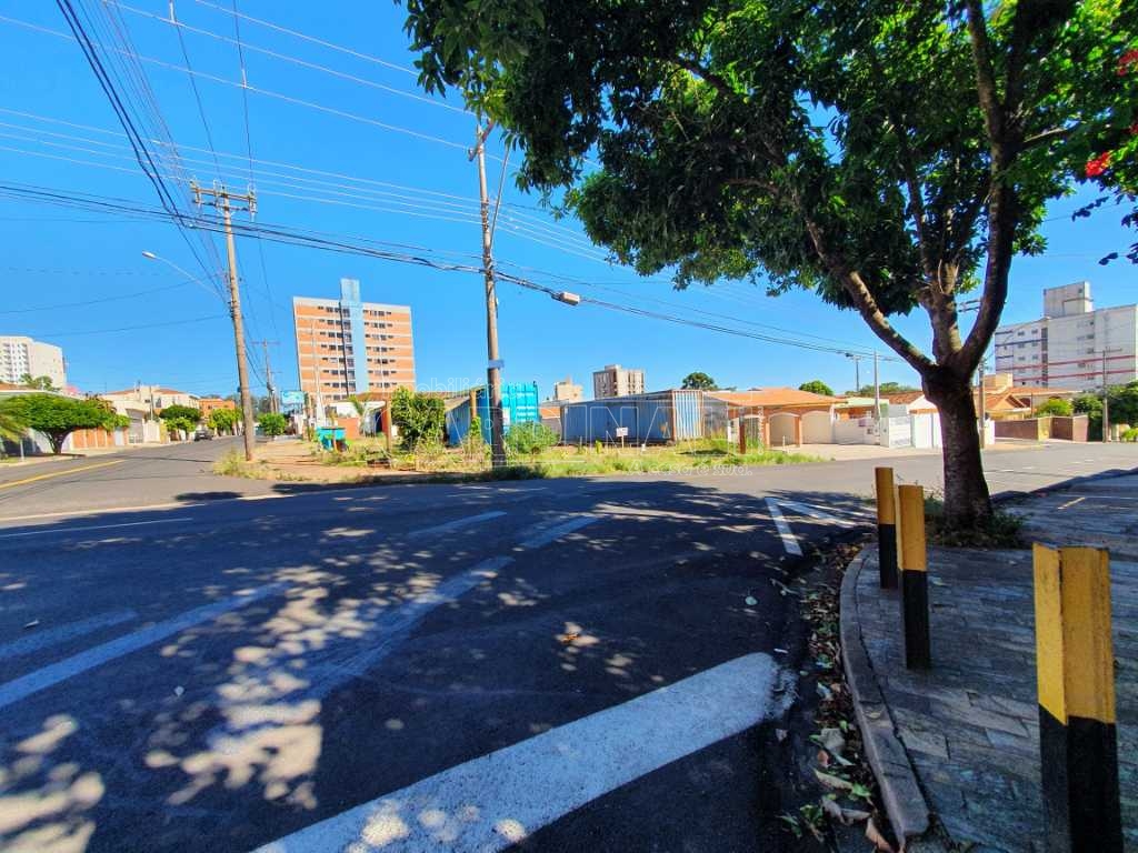 Terreno de esquina no Cidade Jardim próximo a USP em São Carlos