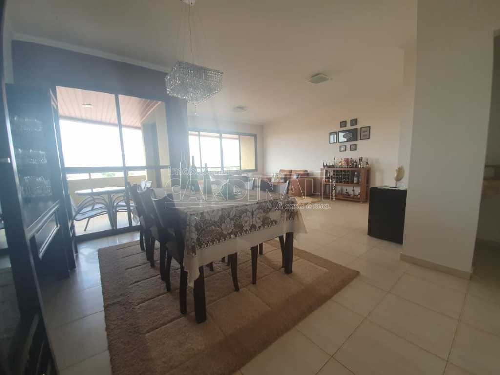 Alugar Apartamento / Padrão em Araraquara. apenas R$ 1.000.000,00