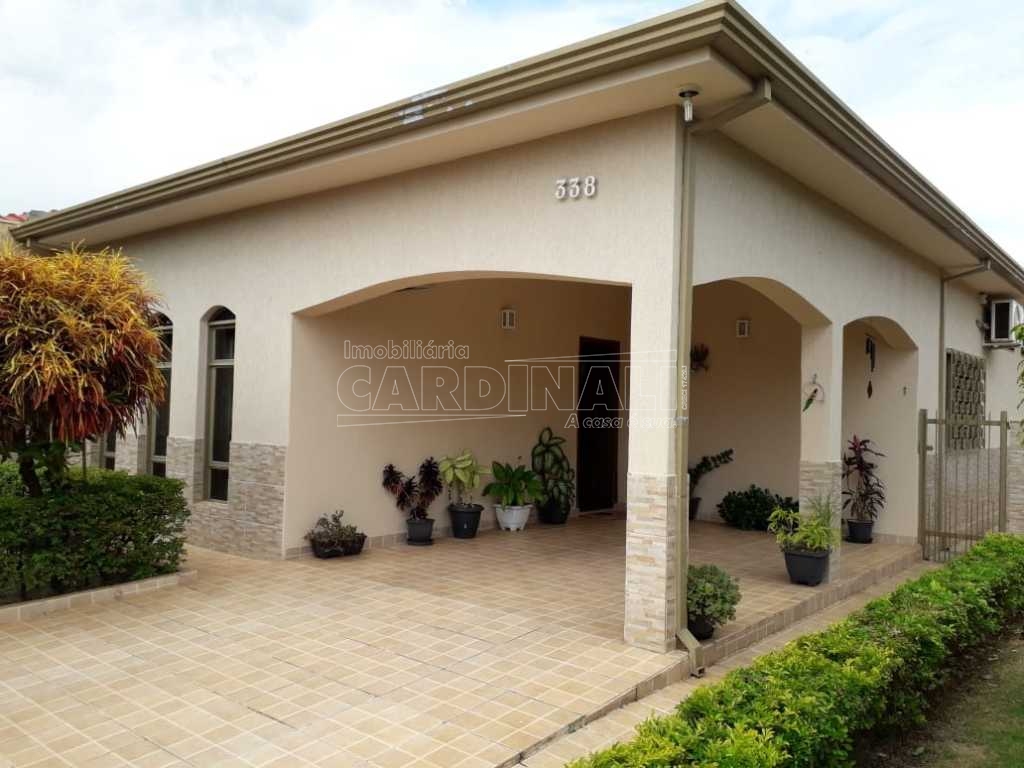 Alugar Casa / Padrão em Araraquara. apenas R$ 460.000,00