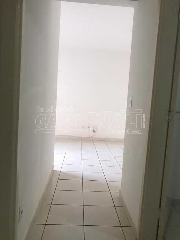 Alugar Apartamento / Padrão em Araraquara. apenas R$ 350.000,00